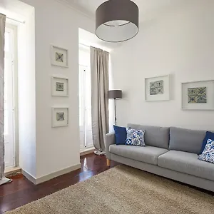 love-inn-bairro-alto.hotels-lisbon-portugal.com/